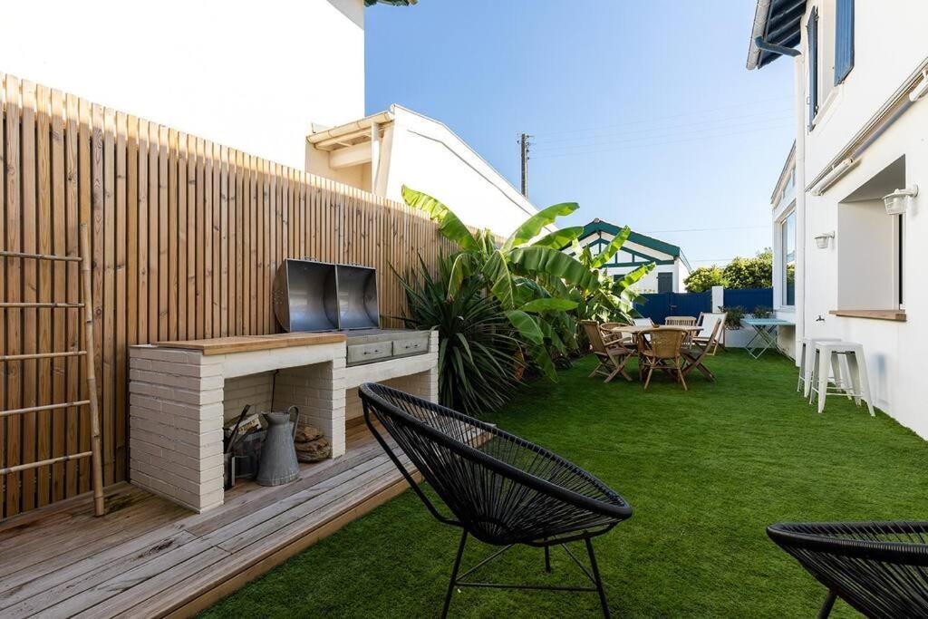 Beautiful Beach House In Front Of The Ocean 비아히쯔 외부 사진