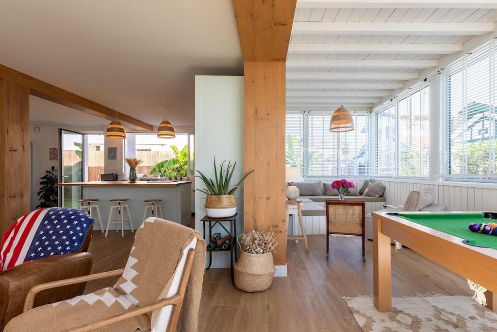 Beautiful Beach House In Front Of The Ocean 비아히쯔 외부 사진